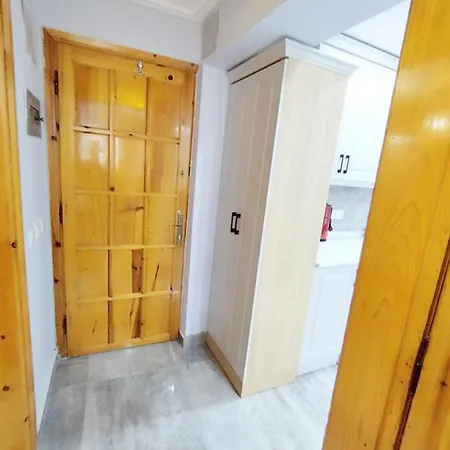 Manolyam 5 .1+1 Apartment *